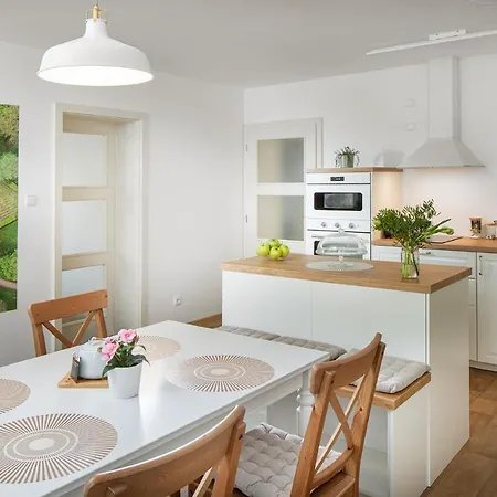 Apartmany Myslivna Ostrov  Exterior photo